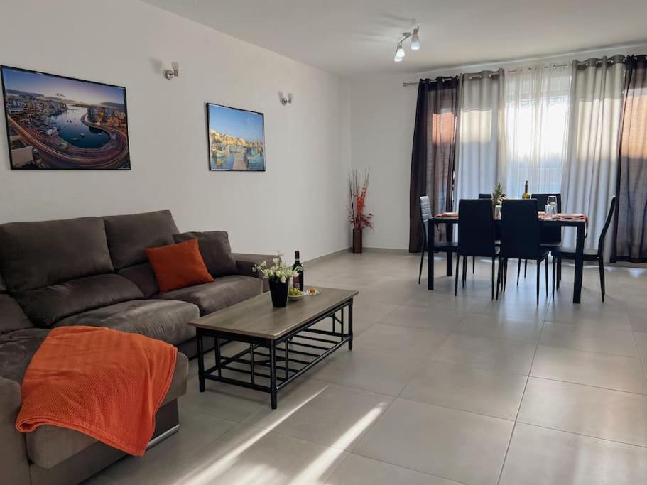 Modern Apartment In Marsaskala Exteriör bild